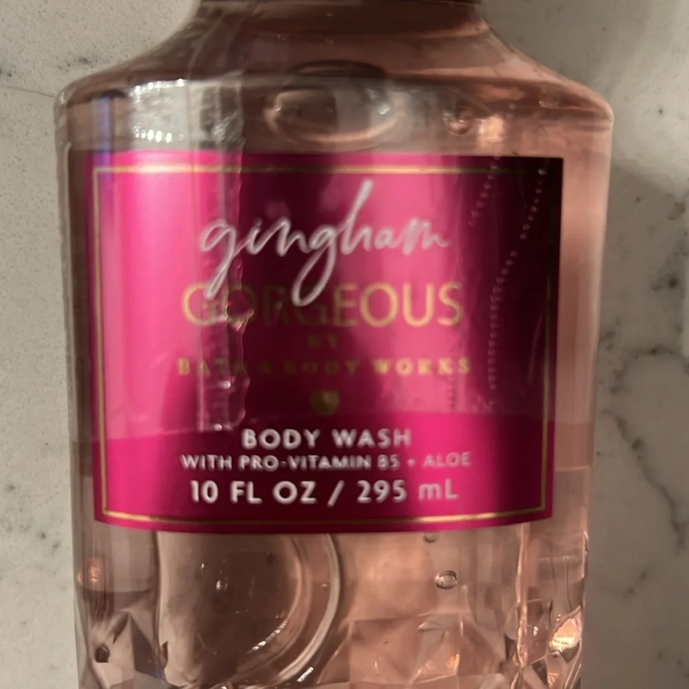 Gingham Gorgeous Body Wash - Picture 4 of 4